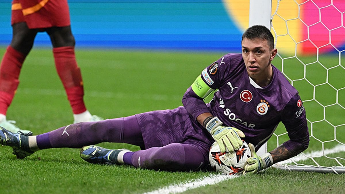 Fernando Muslera, Galatasaray'da Tarihe Geçmeye Hazırlanıyor 26 497847