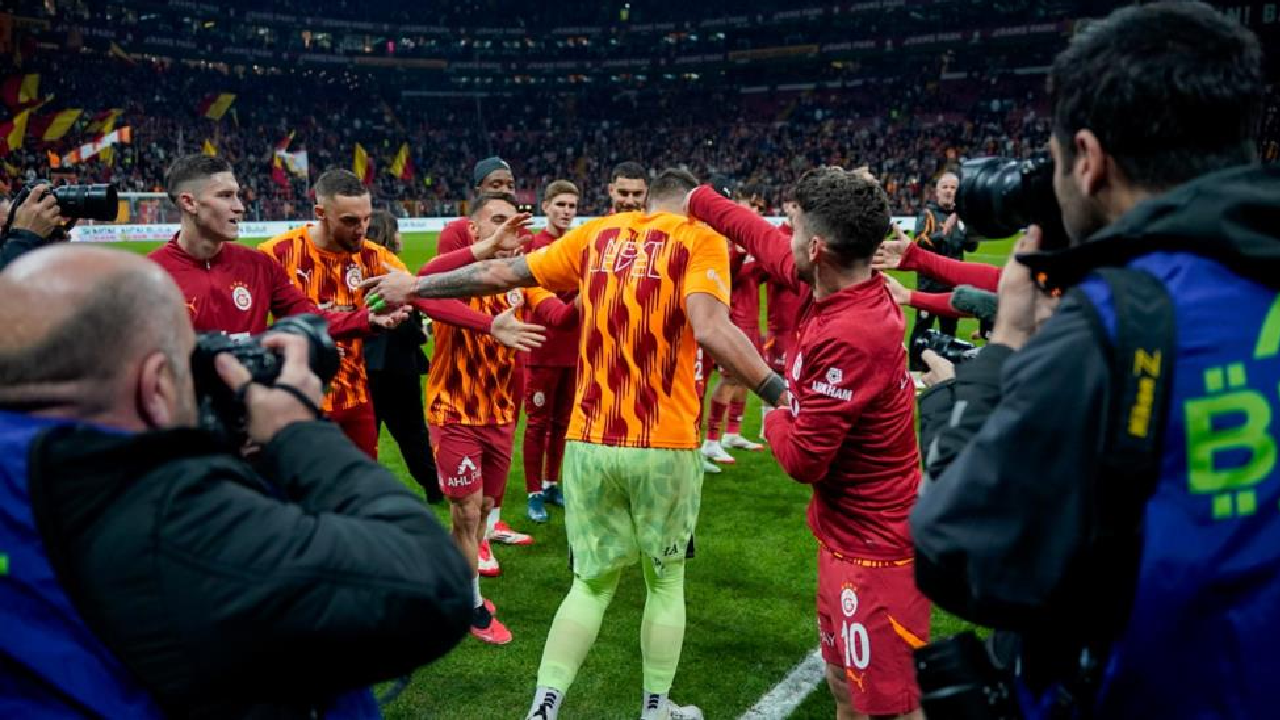 Fernando Muslera, Galatasaray Tarihine İsmini Altın Harflerle Yazdırdı 18 497894