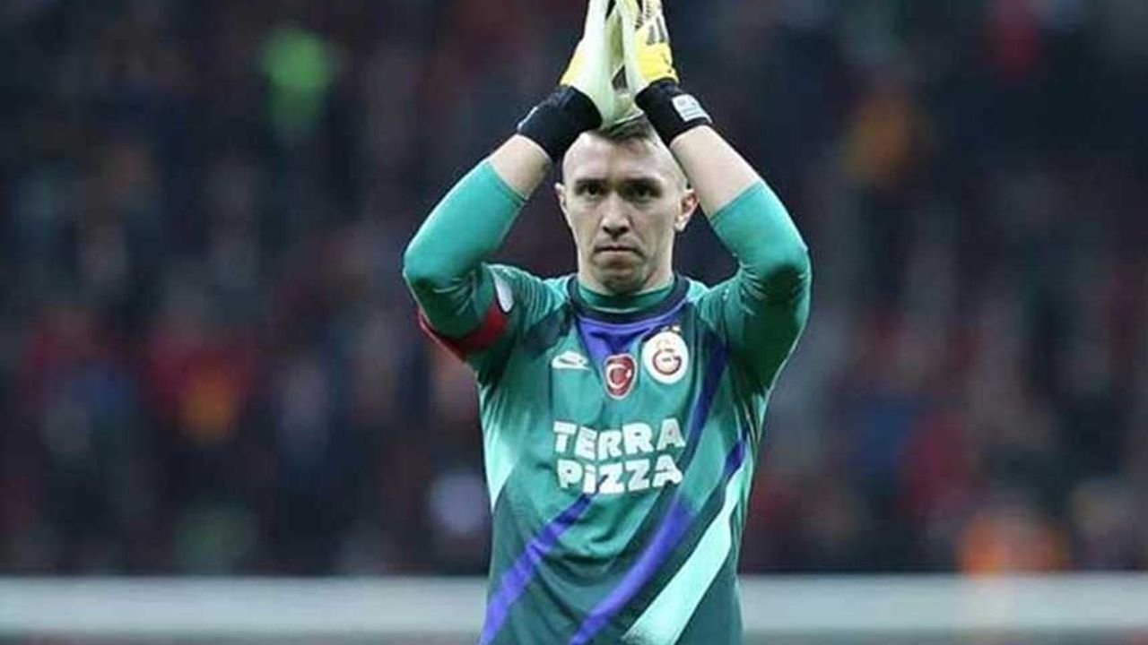 Muslera görüştüğü takımların isimlerini açıkladı! 3 498073