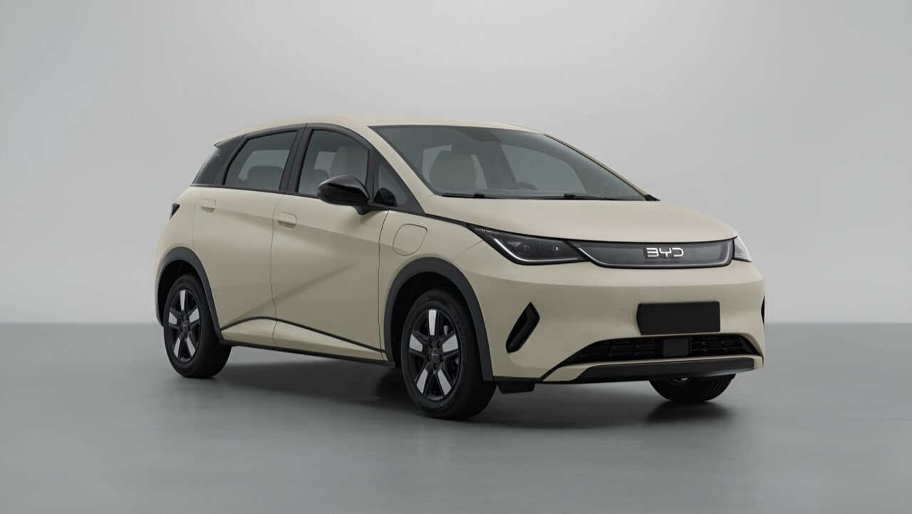 520 km'lik yeni BYD Dolphin yolda görüntülendi! 19 520 km yeni byd dolphin modeli yolda goruntulendi e1738179443704