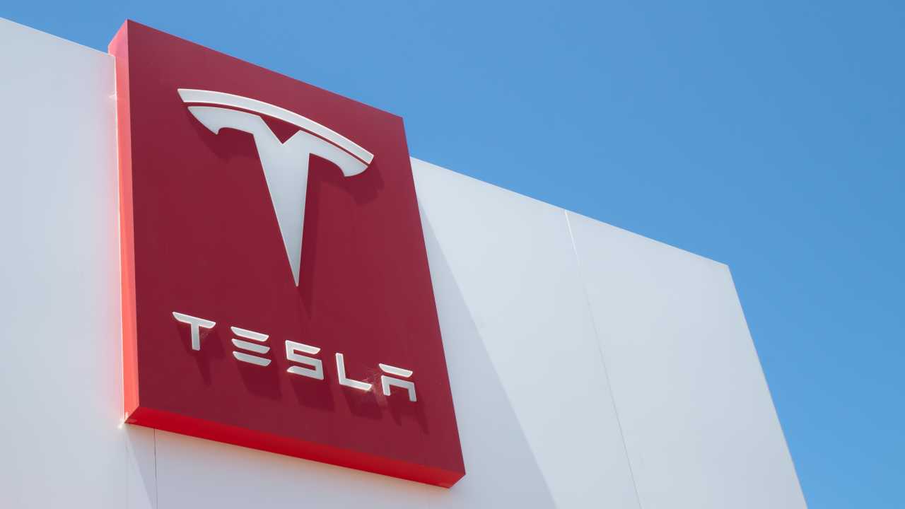 tesla satislari artiyor 2024 kapak