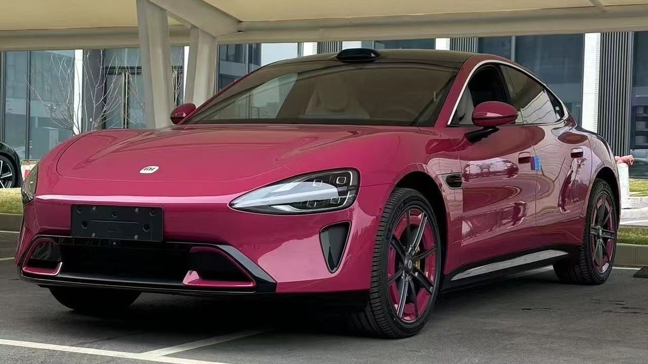 Xiaomi SU7 pembe renk seçeneği çıktı! 9 xiaomi su7 magenta pembe renk2