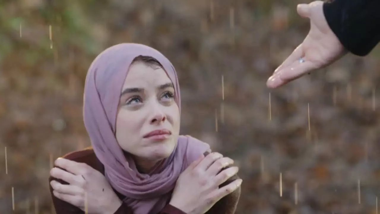 İlayda Alişan yeni dizisi için tesettüre girdi! 11 499400