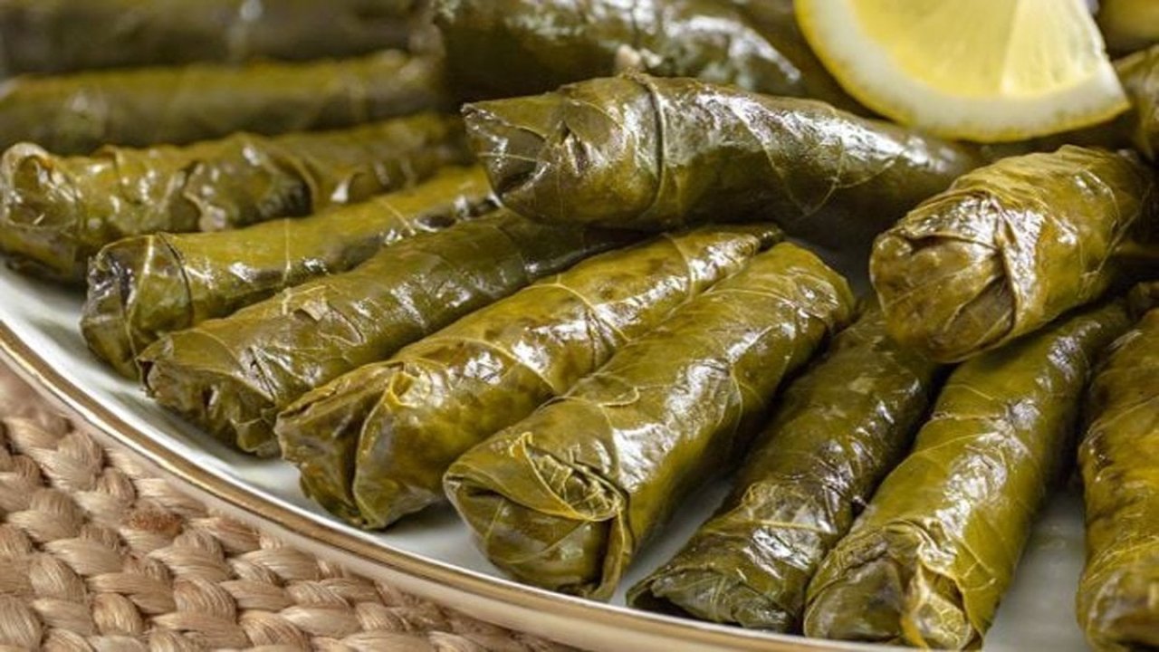 Dondurucu için yaprak sarma hazırlığı! Böyle yapınca pirinci asla .. 31 500455