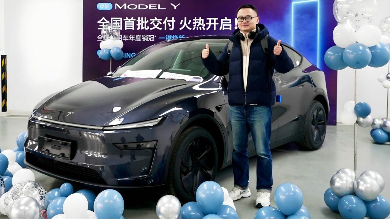 İlk Tesla Model Y Juniper'lar sahiplerine teslim edildi! 6 ilk tesla model y juniper sahiplerine teslim edildi scaled e1740594377487