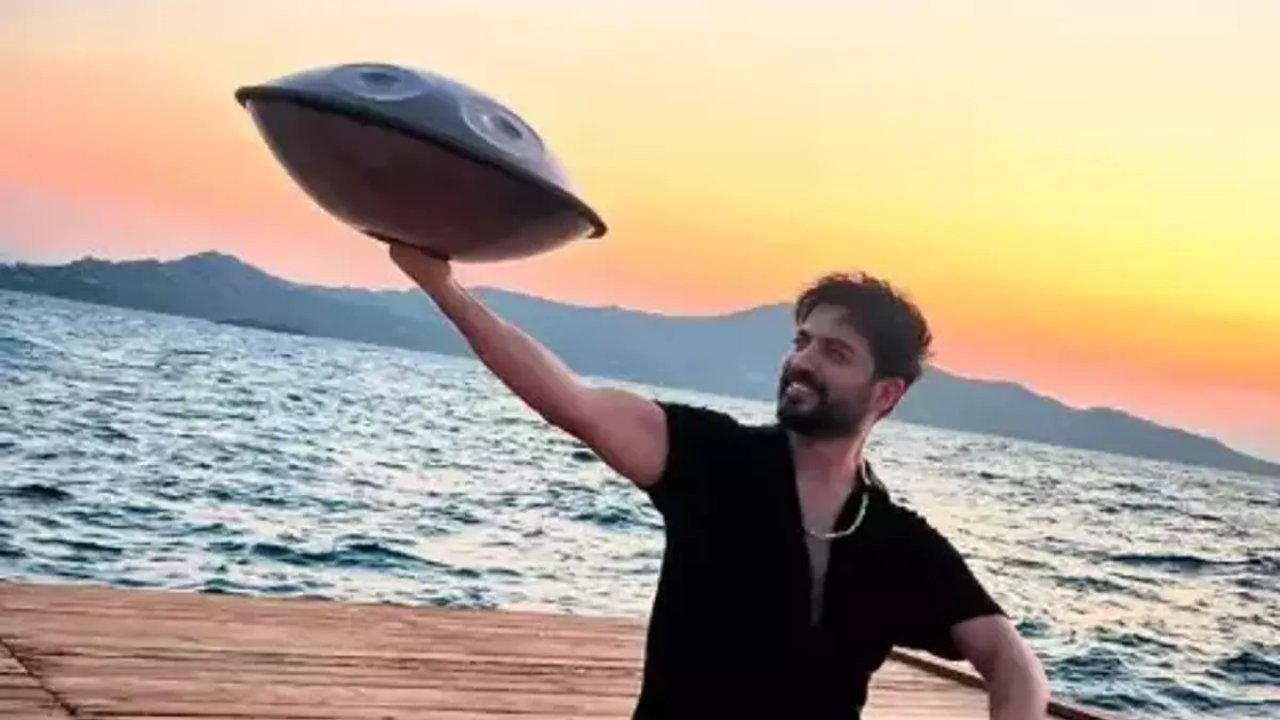Yusuf Güney'den aşk ilanı: İşte Andromedalı sevgilisi 17 502136