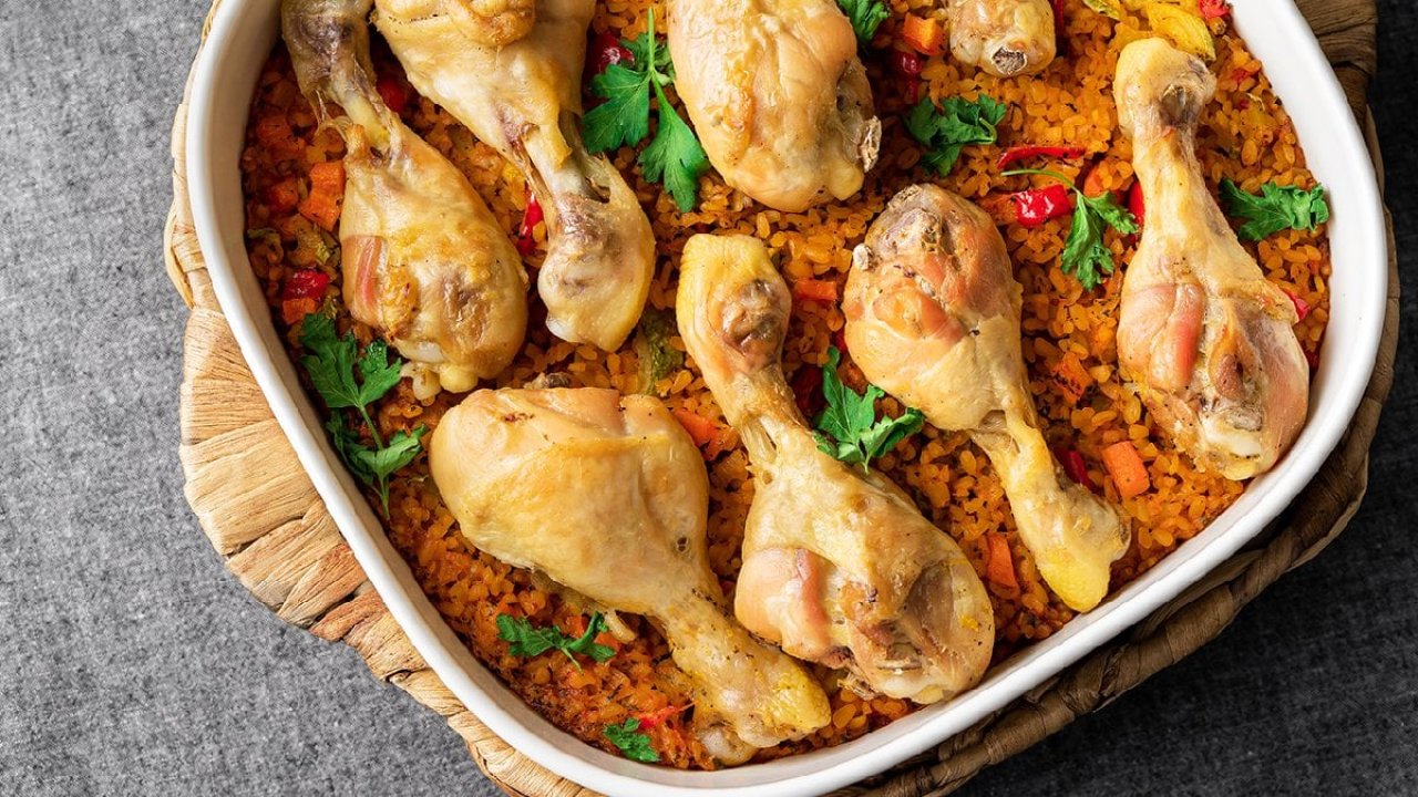 Yapıldıkça bereketi artacak, hem pratik hem de lezzetli! İşte tavuklu bulgur kapama tarifi 13 503462