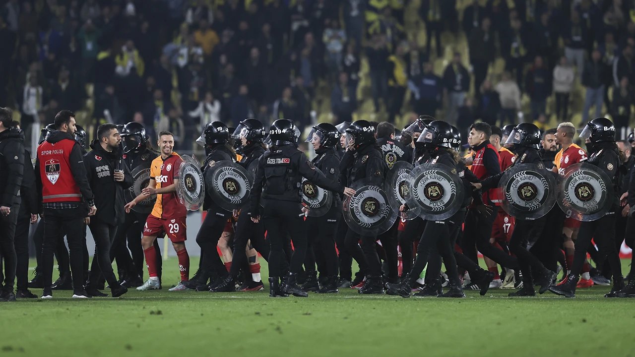Fenerbahçe-Galatasaray Derbisinde 43 Kişiye İşlem Başlatıldı 1 508787