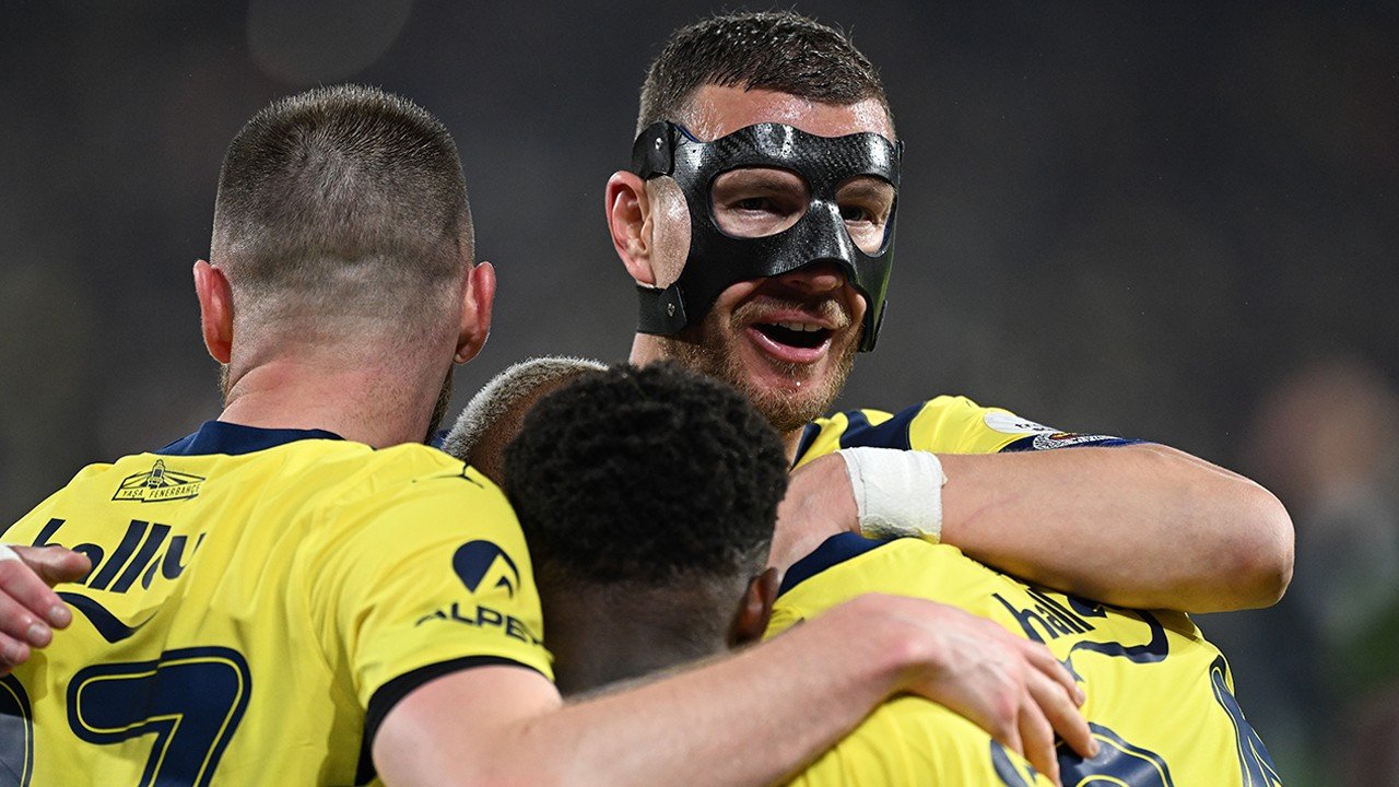 Fenerbahçe, şampiyonluk mücadelesinde kayıpsız ilerledi 6 509500