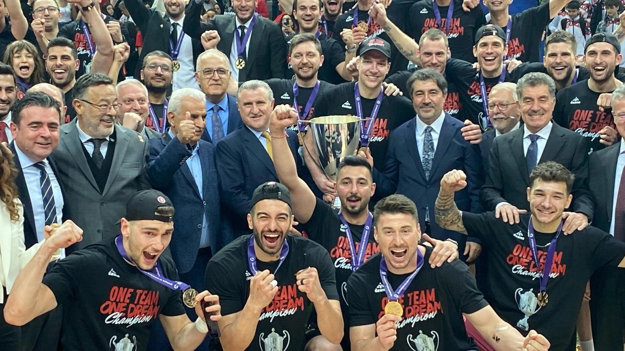 Ziraat Bankkart Erkek Voleybol Takımı şampiyon oldu! 11 510030