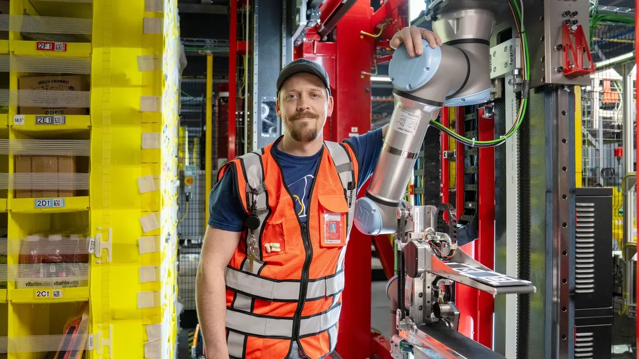 Amazon, dokunma hissine sahip robotu Vulcan’ı tanıttı! 14 Amazon yeni robotu Vulcani gor.webp