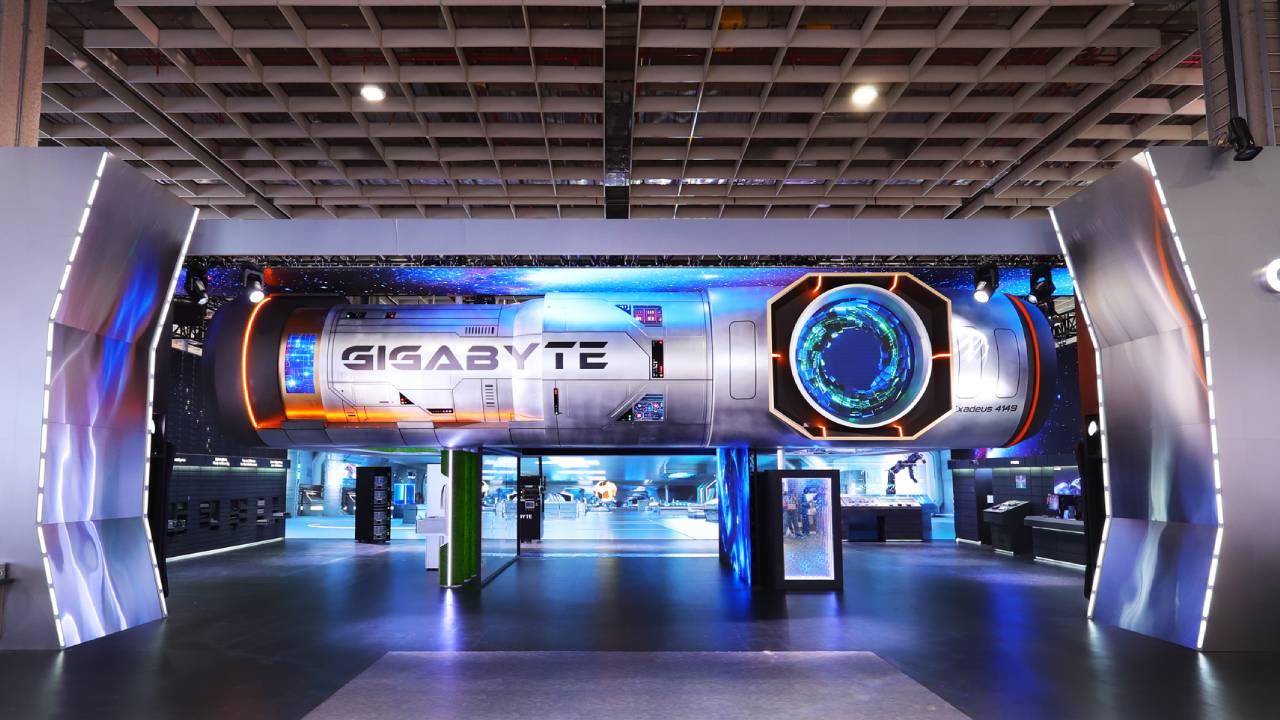 GIGABYTE’tan yeni nesil AI sunucu: GIGAPOD! 16 GIGABYTE