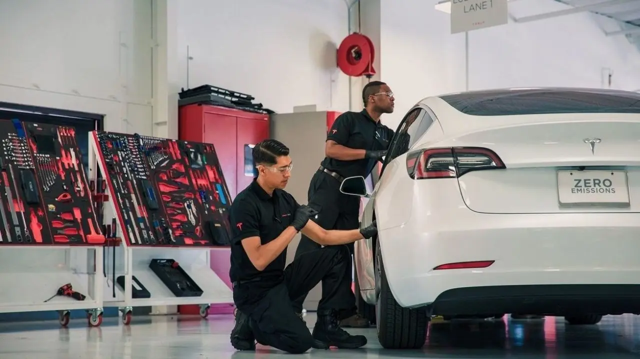 Tesla, servis şikayetlerini yapay zeka ile çözecek! 13 Tesla servis sikayetlerini yapa.webp
