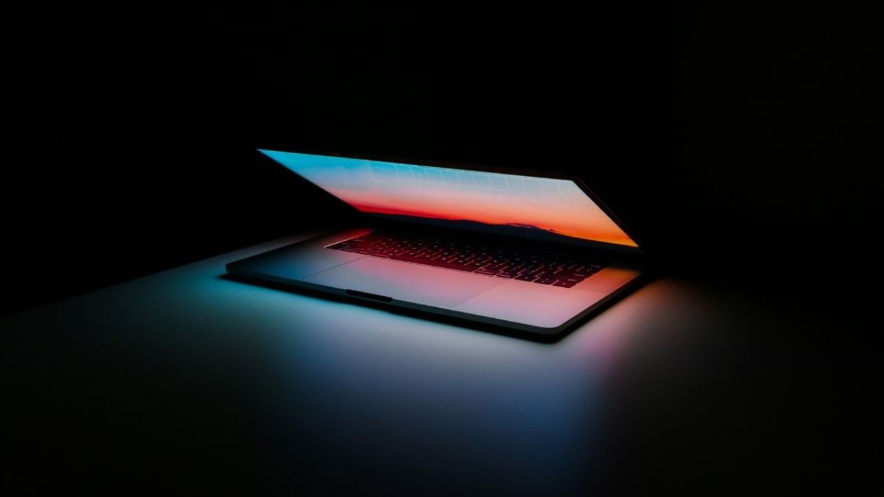 M6 MacBook Pro OLED Üretimi Başladı 23 oled ekranli macbook pro cikis tarihi degisti 2