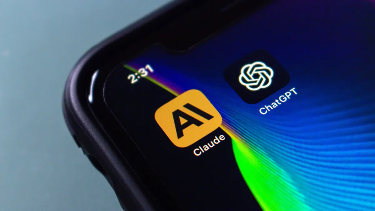 Claude, uygulama geliştirmenize olanak verecek! 9 claude ios yayinda kapak