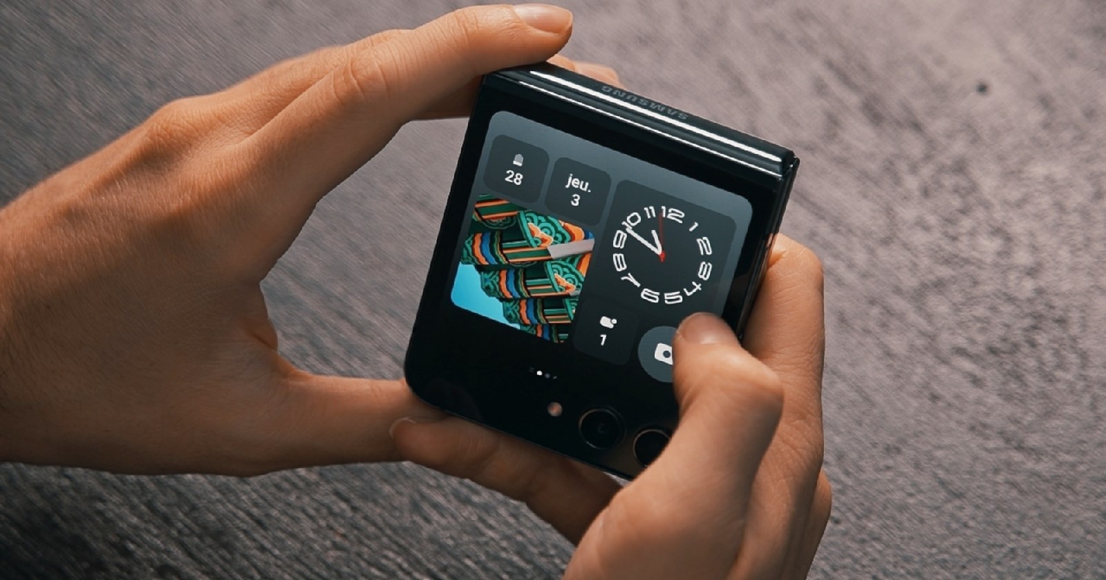 xiaomi mix flip 2 batarya ozellikleri 2
