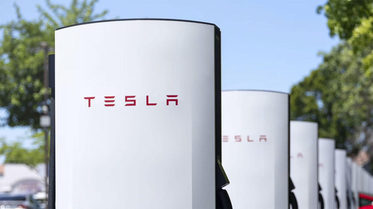 Tesla Cinde V4 Supercharger do
