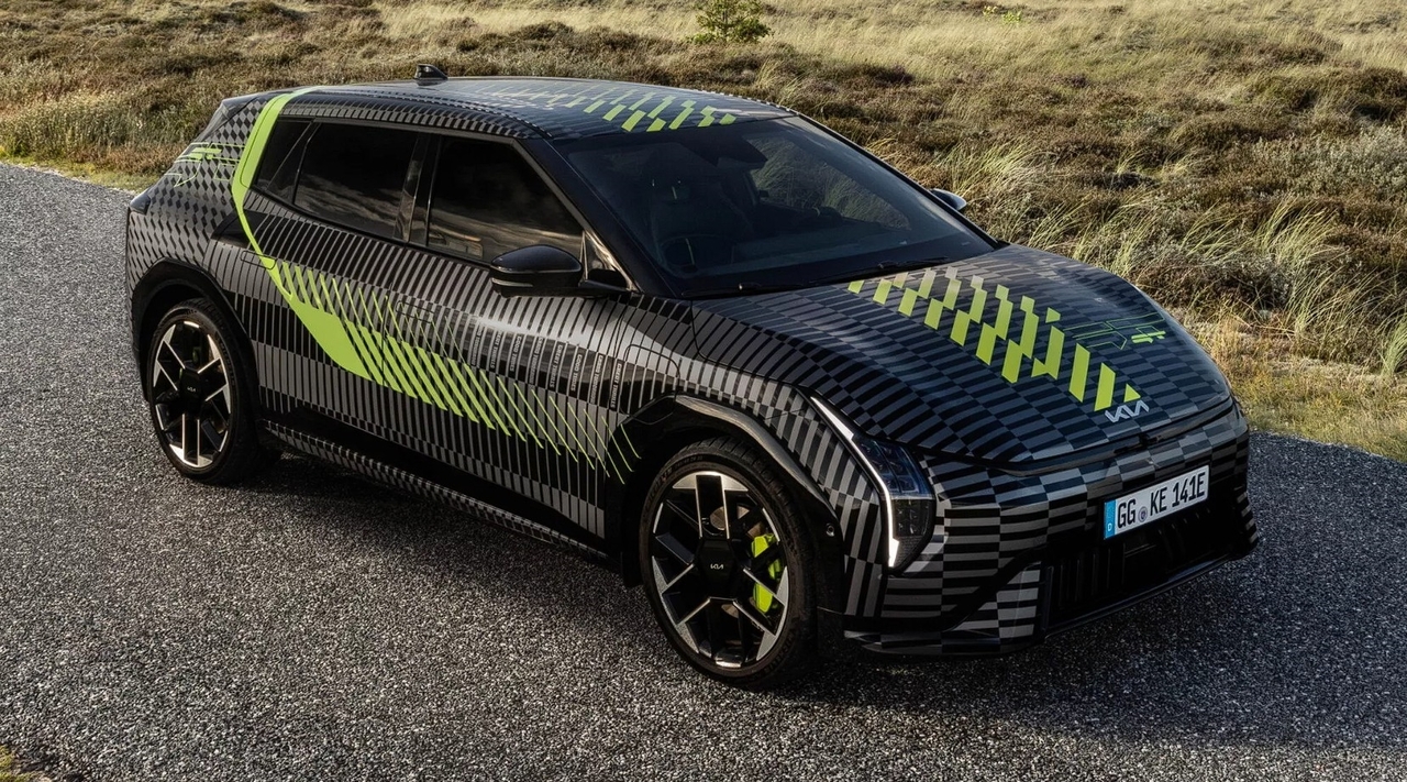 Yeni Kia EV4 GT geliyor: İşte tasarımı 13 Yeni Kia EV4 GT ortaya cikti 1