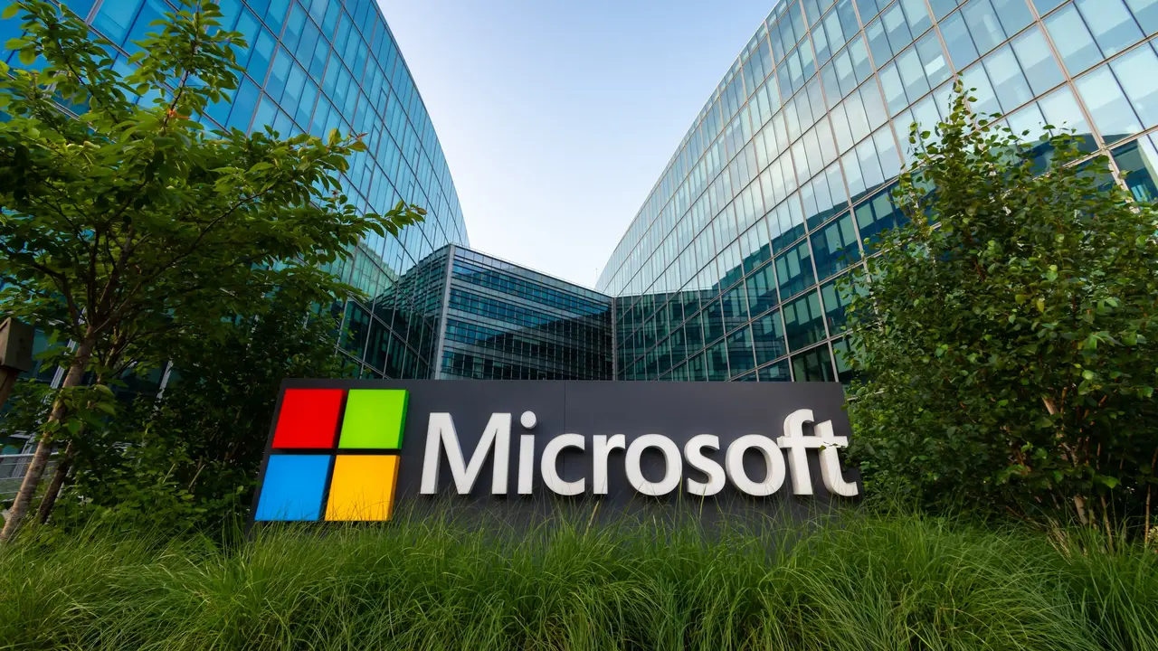 Microsofttan 175 milyar dolarlik dev yatirim.webp