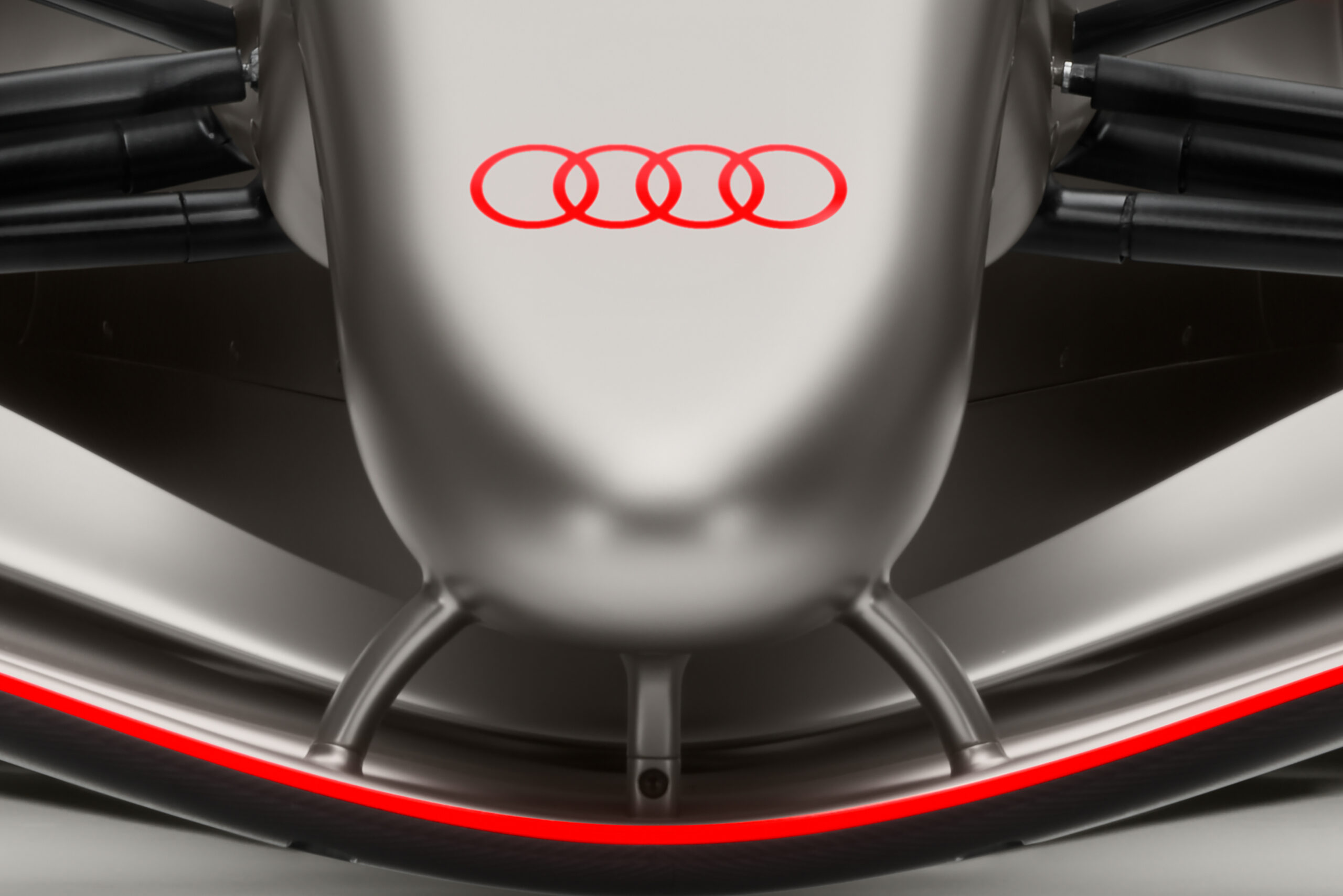 Audi F1 Aracı 2026 İlk Kez Çalıştı! F1'e Geri Sayım 9 Audi F1 scaled