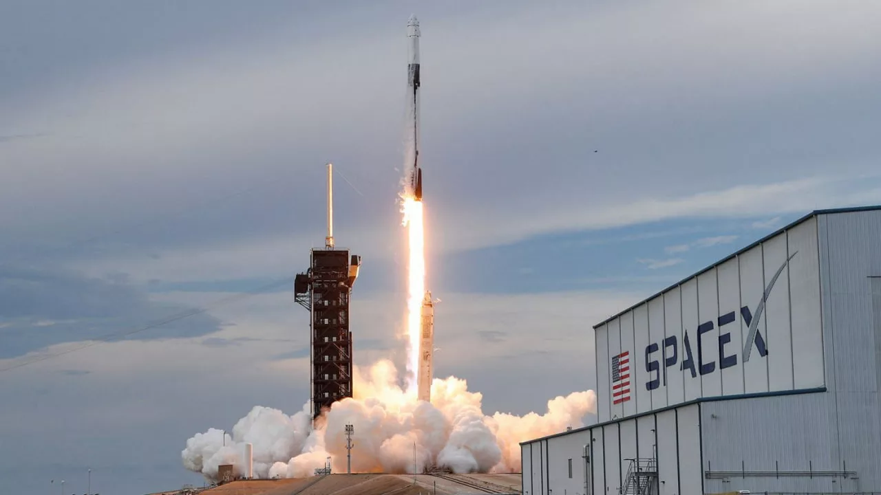 SpaceX'den Çılgın Proje: 1 Milyon Uydu! 6 spacex 1 milyon uydu.webp