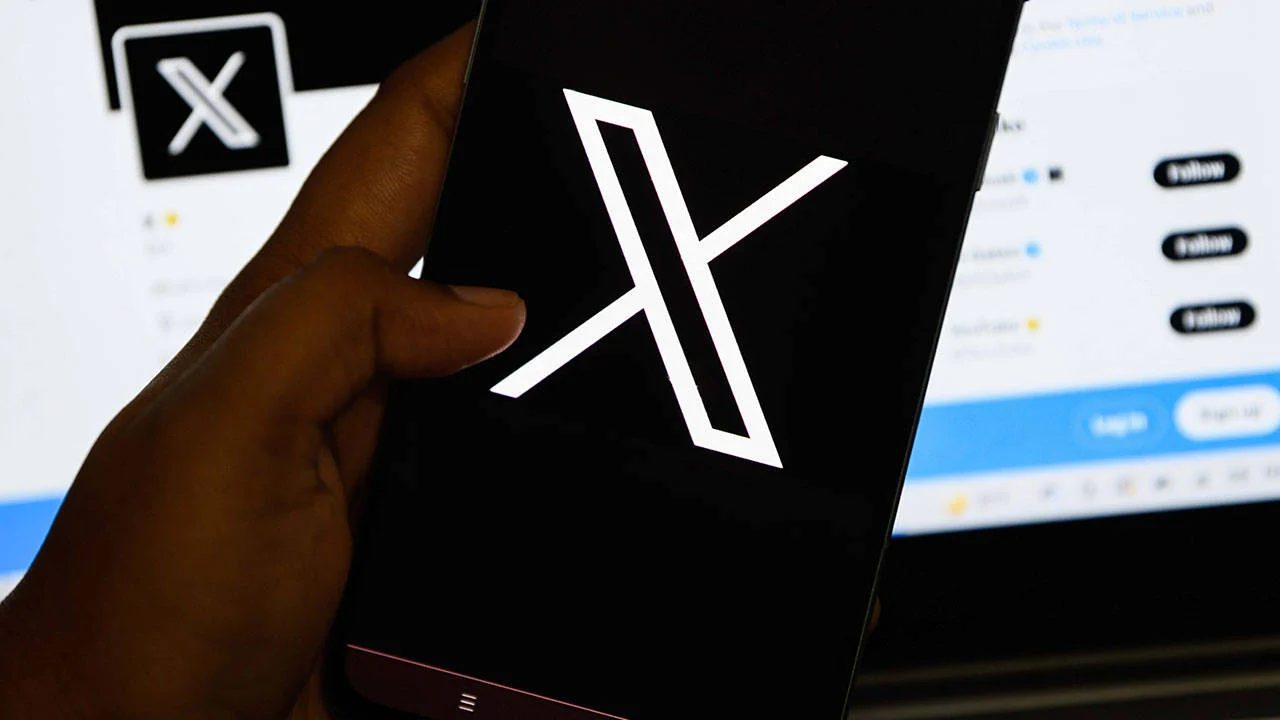 X’in Son Hamlesi Kullanıcıları Tehlikeye Atıyor 2 x anonim hesaplar algoritma.webp